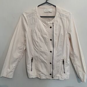 Lovely lightweight Chicos jacket in size 1 pale blush